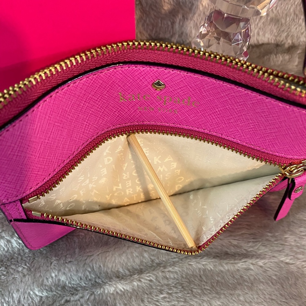 NWOT Kate Spade Zippered Wristlet - Picture 3 of 8